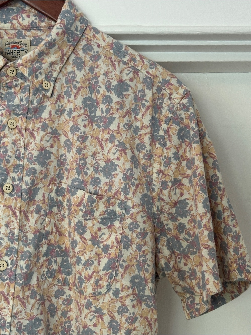 Faherty Men’s SS Breeze Shirt Tropical Shores Floral - Picture 4 of 6